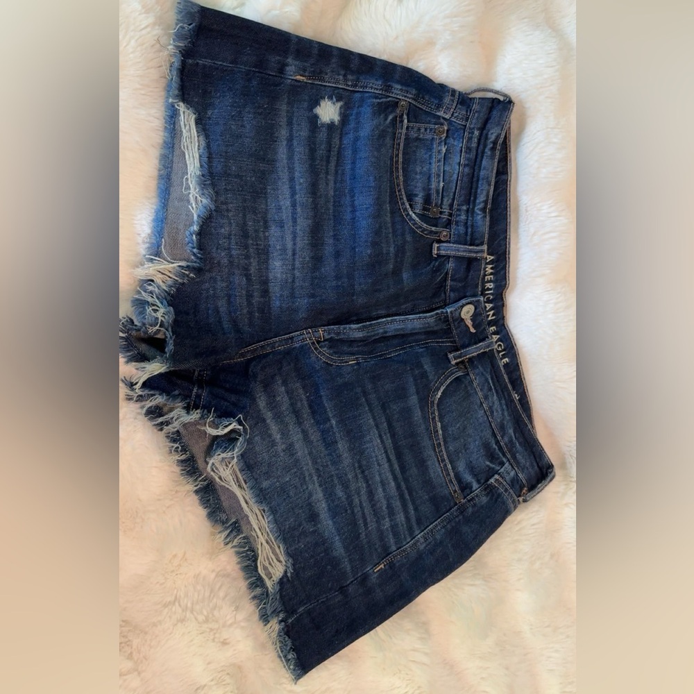 American Eagle Women's size 8 tomgirl shorts dark wash